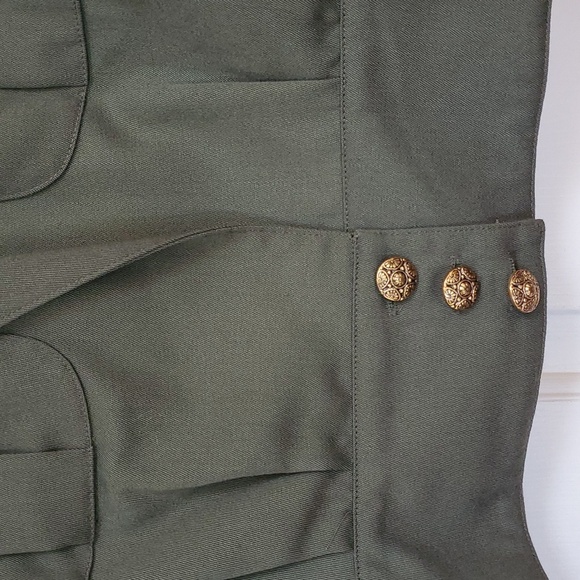 Short Blazer size 6. - Picture 3 of 6